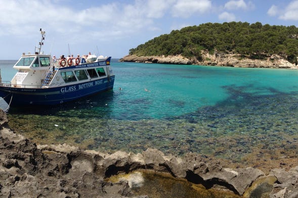 Paseo en barco por el sur de Menorca desde Cala’n Bosch