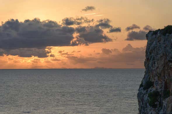 Tour en kayak por Cala Torret al atardecer