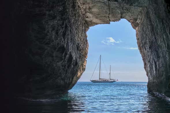 Tour en kayak por las cuevas marinas de Es Canutells
