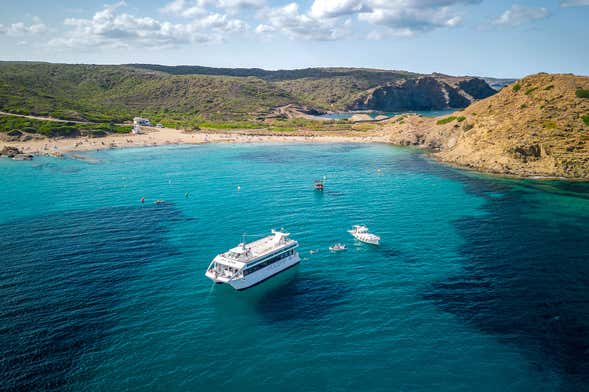 Paseo en barco por el este de Menorca