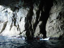 Kayak en la Cueva de los Ingleses