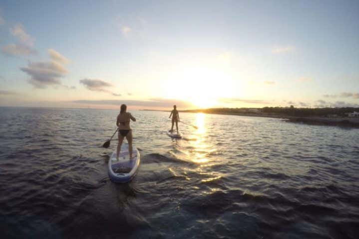 Disfrutando de la ruta en paddle surf